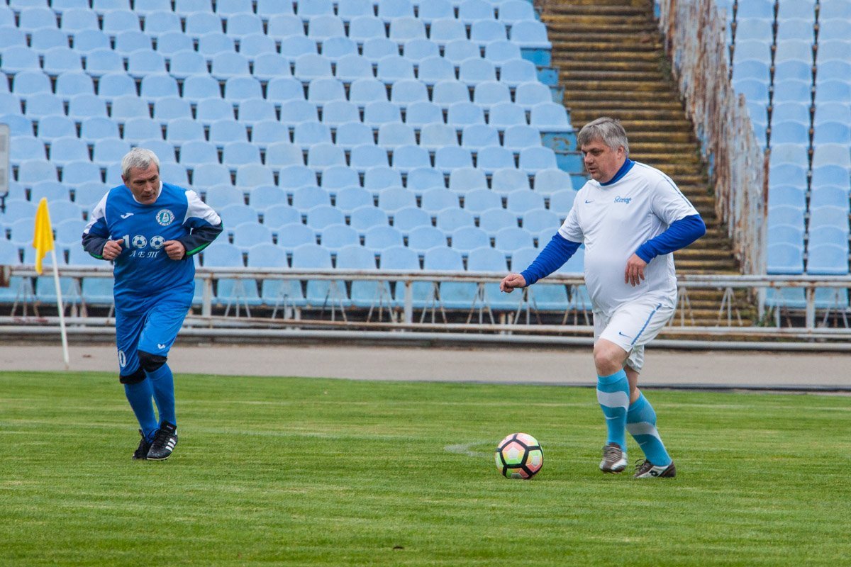 Легенды футбола снова вышли на поле