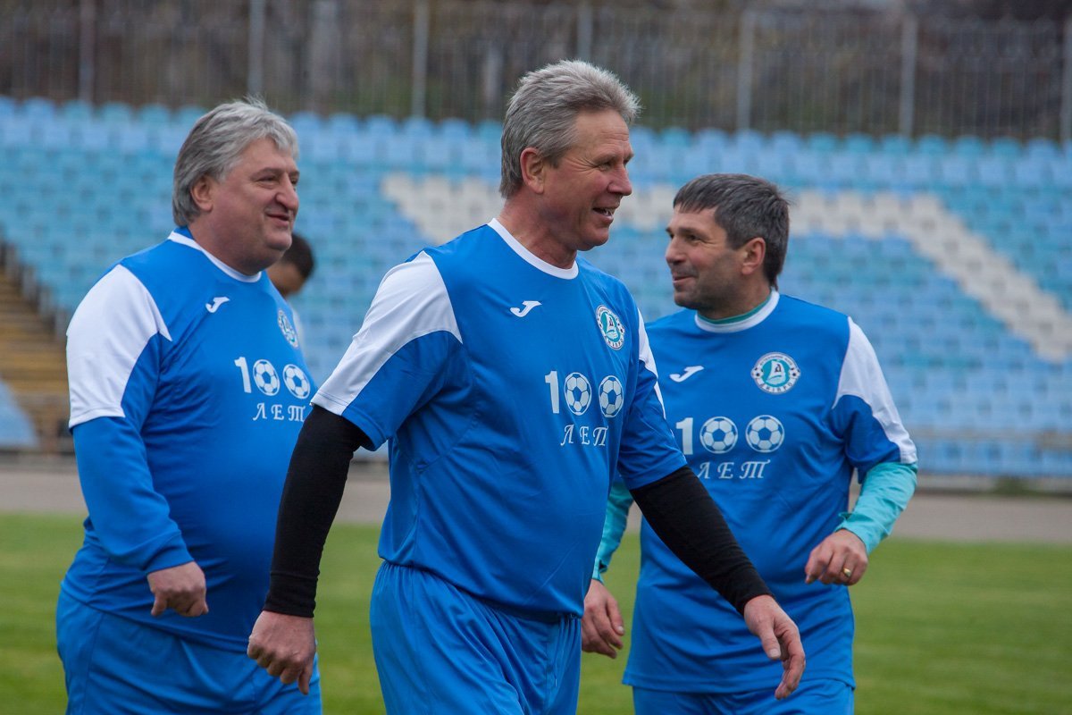 Легендарные спортсмены в деле