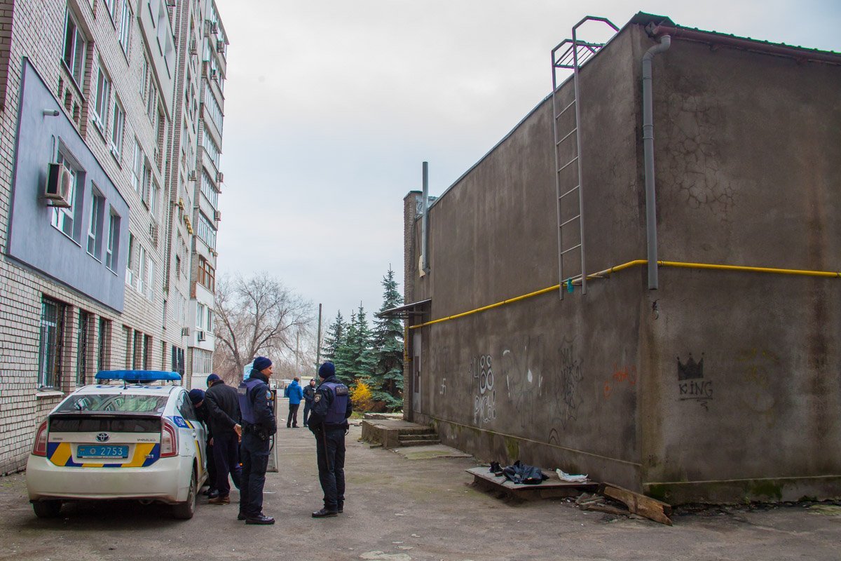 Гражданина задержали и вызвали следственно-оперативную группу Гражданина задержали и вызвали следственно-оперативную группу