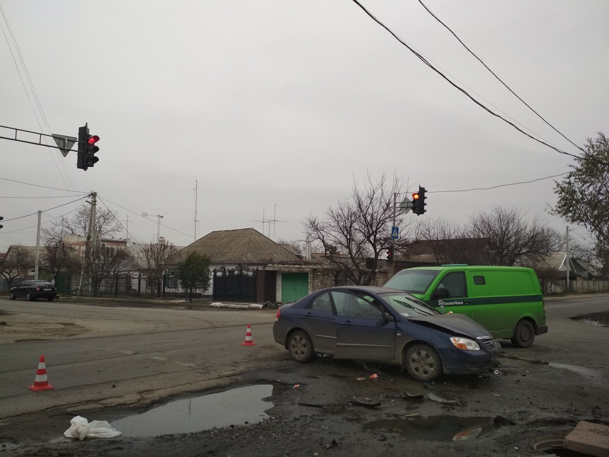 Авария произошла на перекрестке улиц Байкальская и Образцова