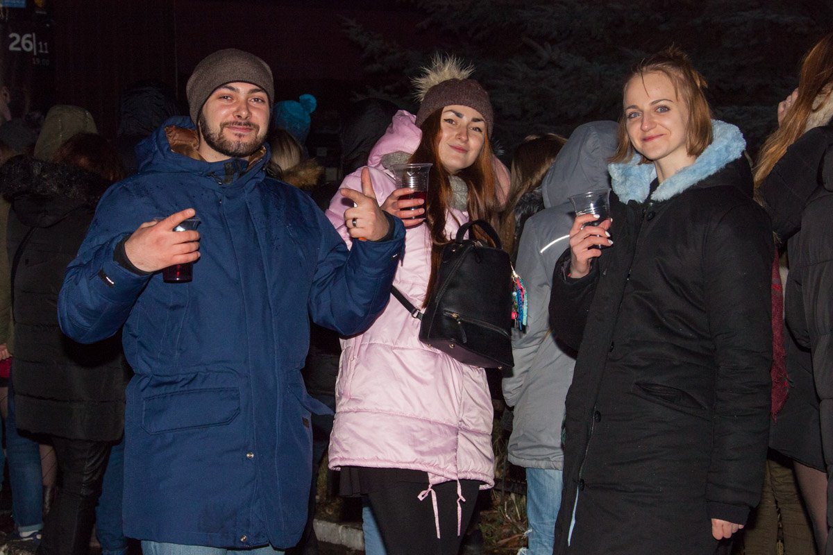 Все утверждали, что пьют компот Все утверждали, что пьют компот