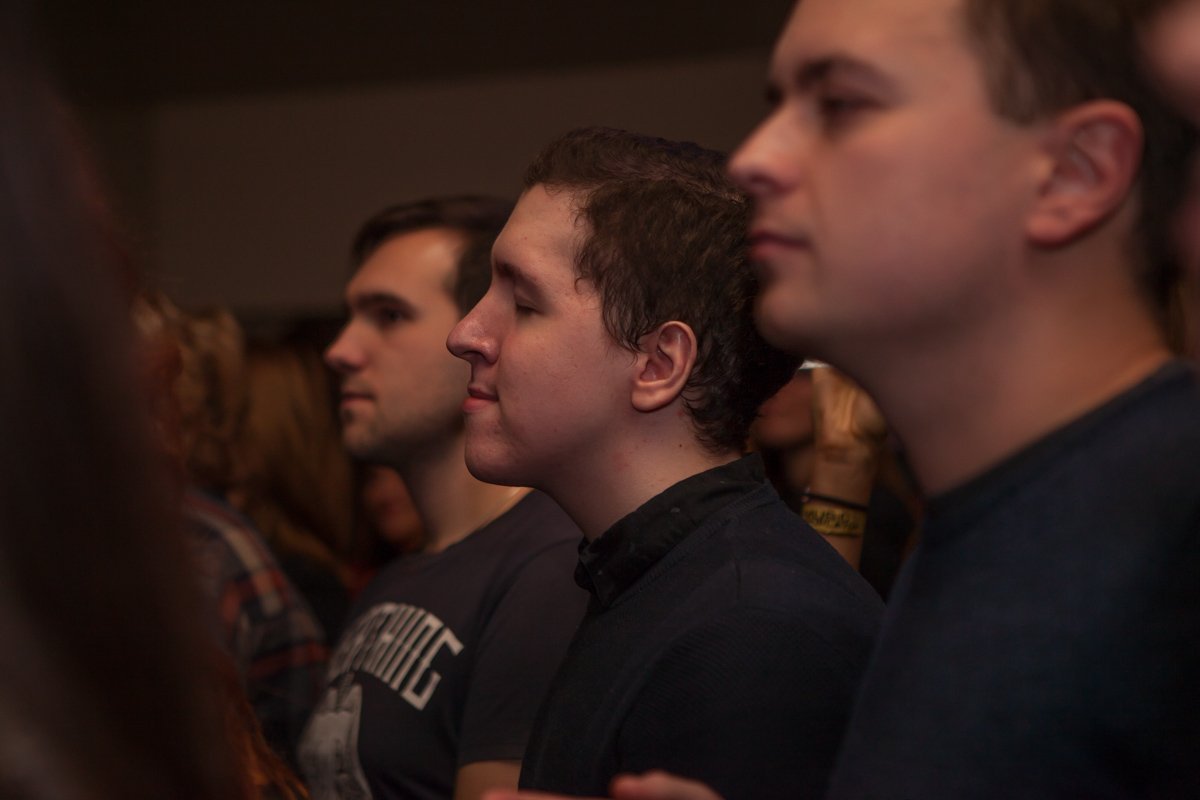 Некоторые аж слишком прониклись музыкой