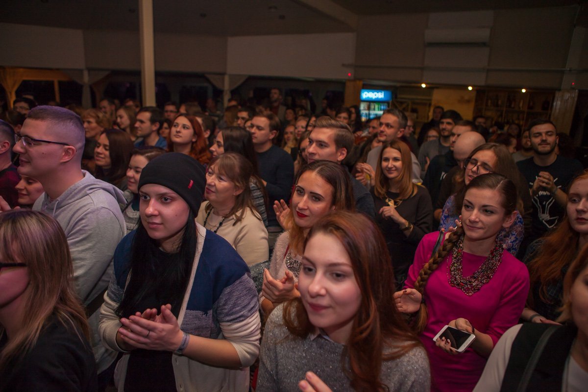 Взгляды зрителей были прикованы к магии на сцене