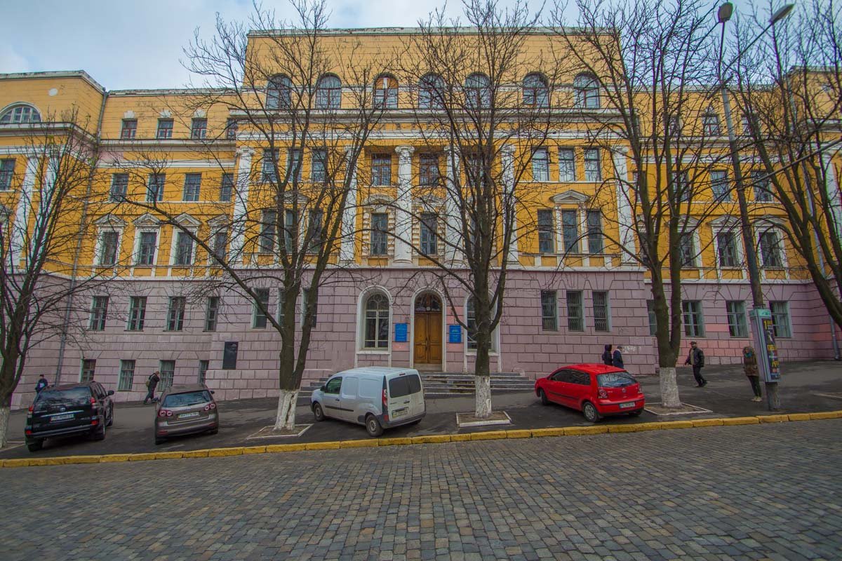 Проспект Яворницкого, 36