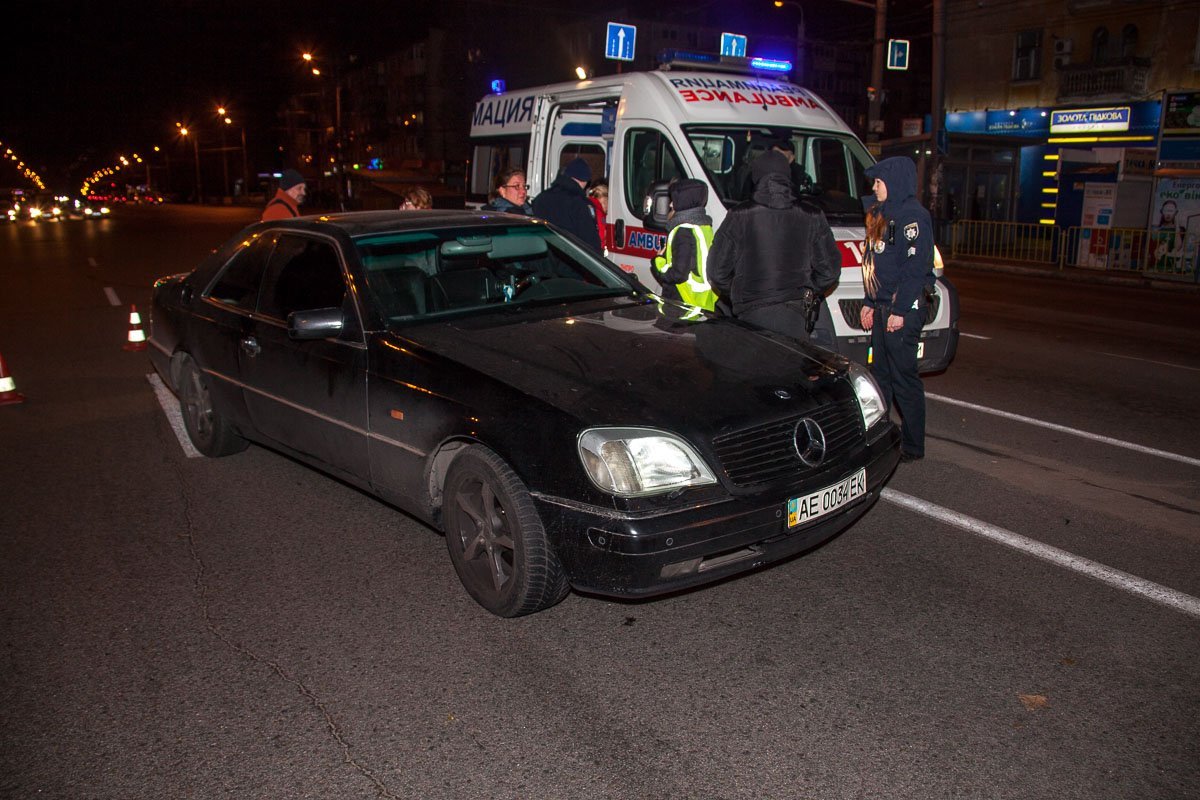 На Слобожанском проспекте Mercedes сбил женщину На Слобожанском проспекте Mercedes сбил женщину