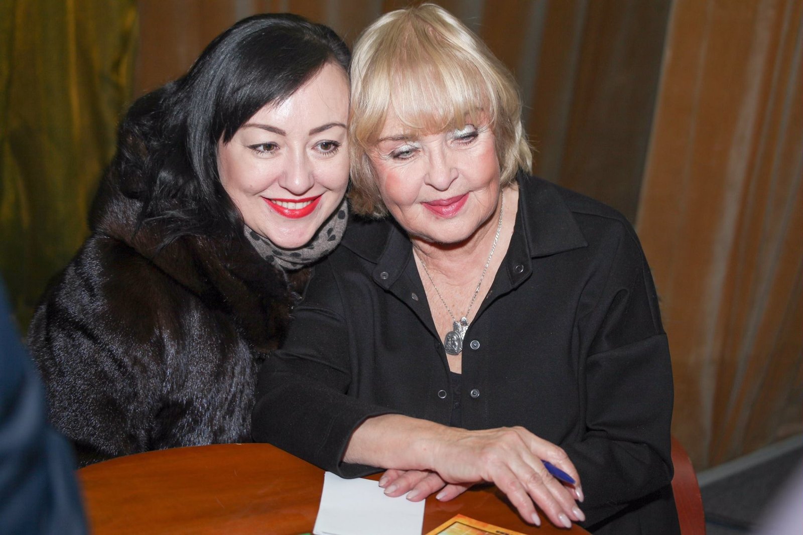 Будто целую вечность знакомы Будто целую вечность знакомы