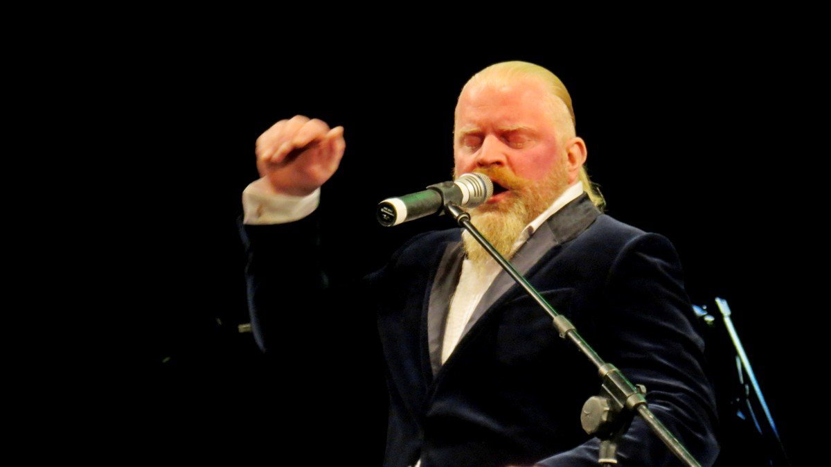 Тенор Владимир Якимец самозабвенно и энергично пел на сцене Театра оперы и балета Тенор Владимир Якимец самозабвенно и энергично пел на сцене Театра оперы и балета