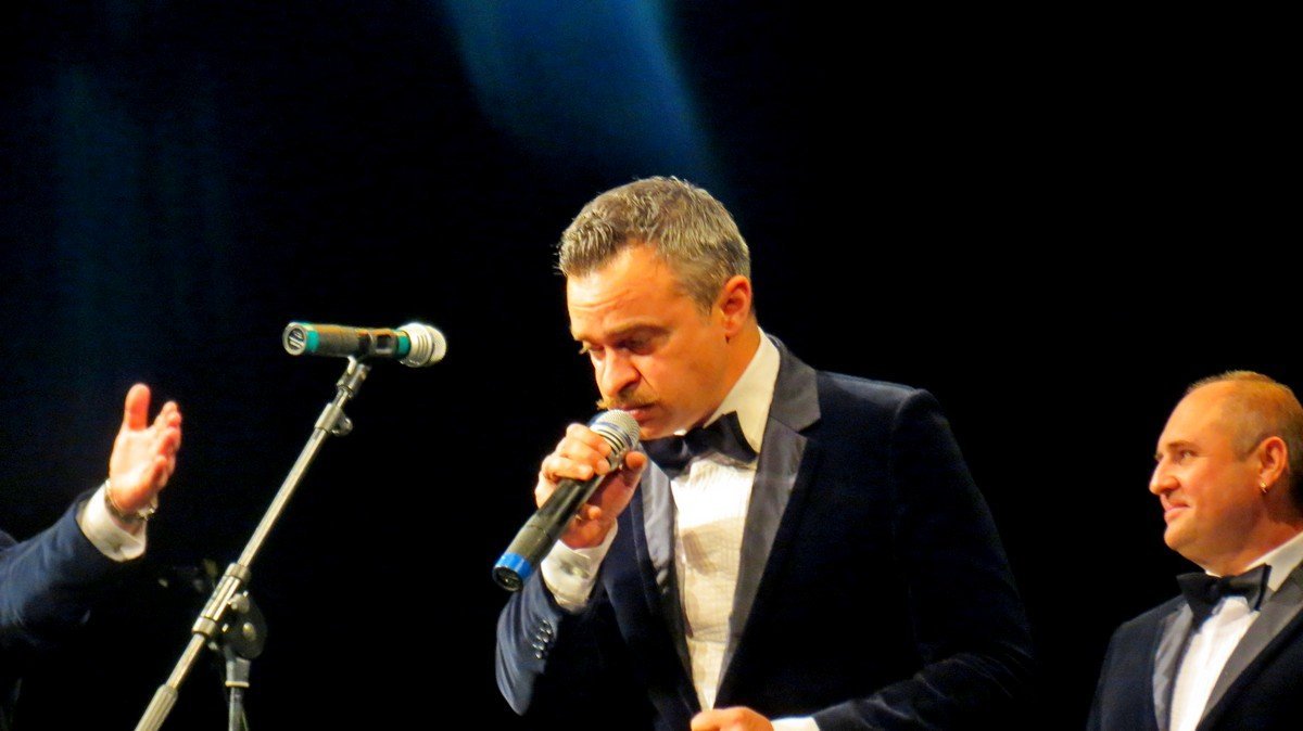 Славко Нудик, тенор: самый элегантный солист группы Славко Нудик, тенор: самый элегантный солист группы