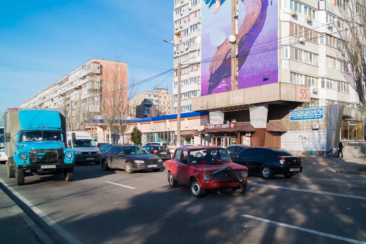 Водитель Жигулей выезжал со двора Водитель Жигулей выезжал со двора