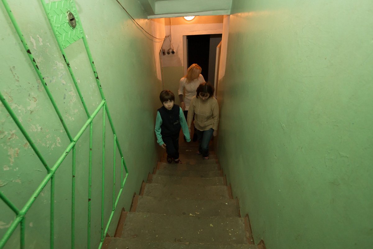 Спуск к душевым комнатам Спуск к душевым комнатам