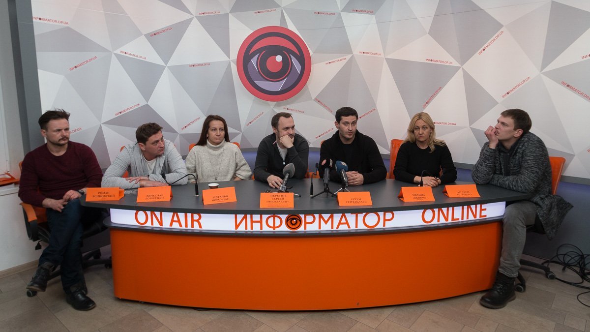 В Днепре презентовали фильм о легендарных защитниках Донецкого аэропорта 9