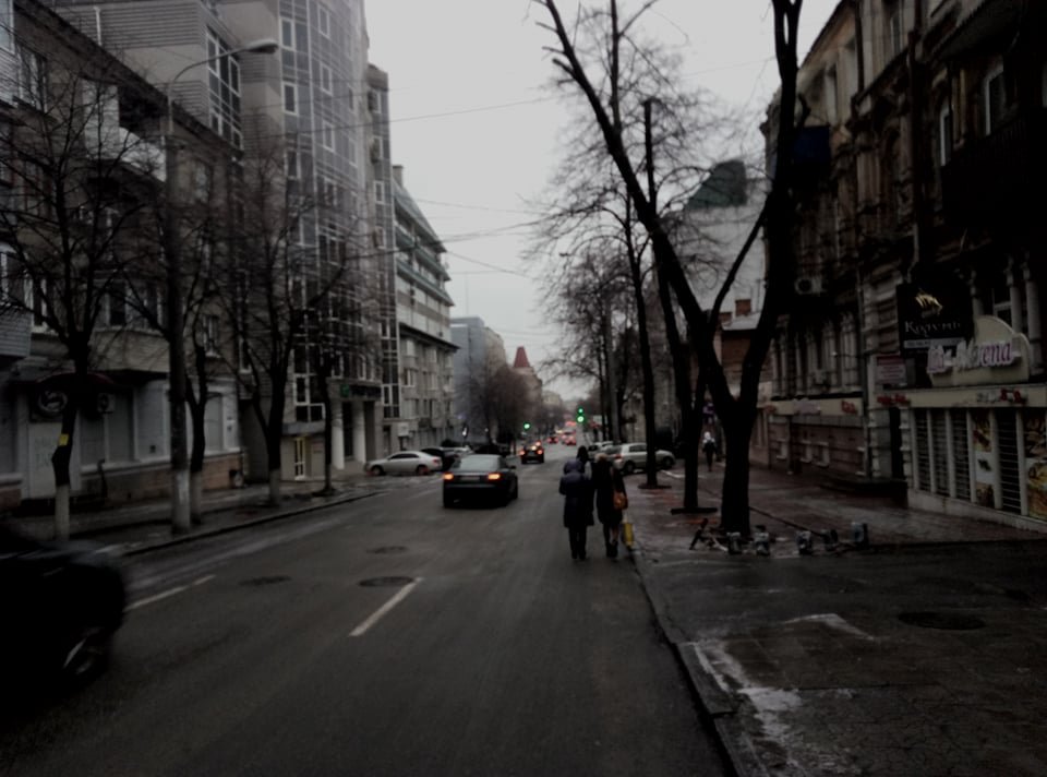 Утренний сюрприз от погоды отбил все желание ходить по тротуарам