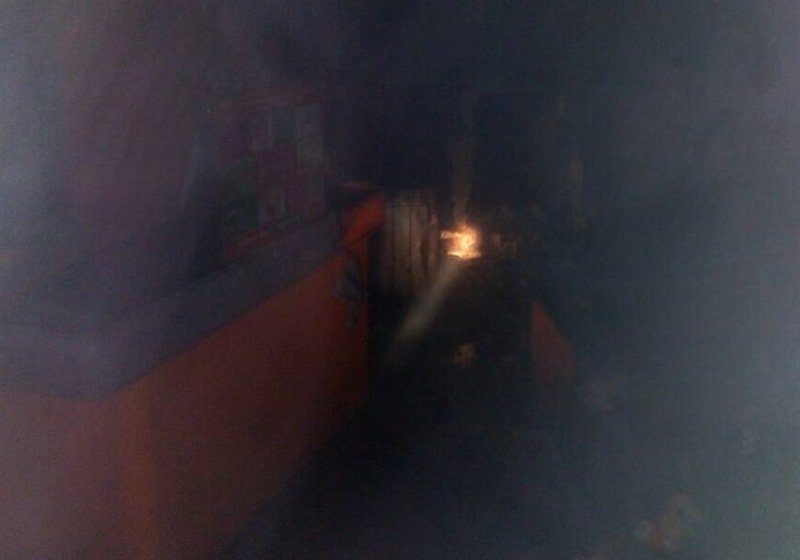 Огнем был охвачен прилавок с бытовой химией и касса