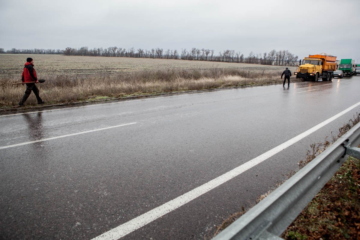 Ледяная дорога в сторону Запорожья Ледяная дорога в сторону Запорожья
