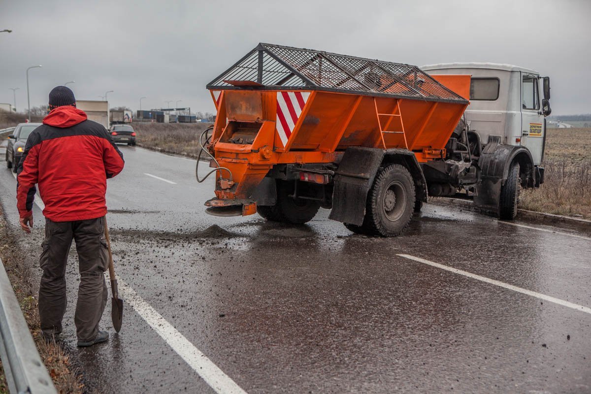 Коммунальщики испытывают трудности в работе Коммунальщики испытывают трудности в работе