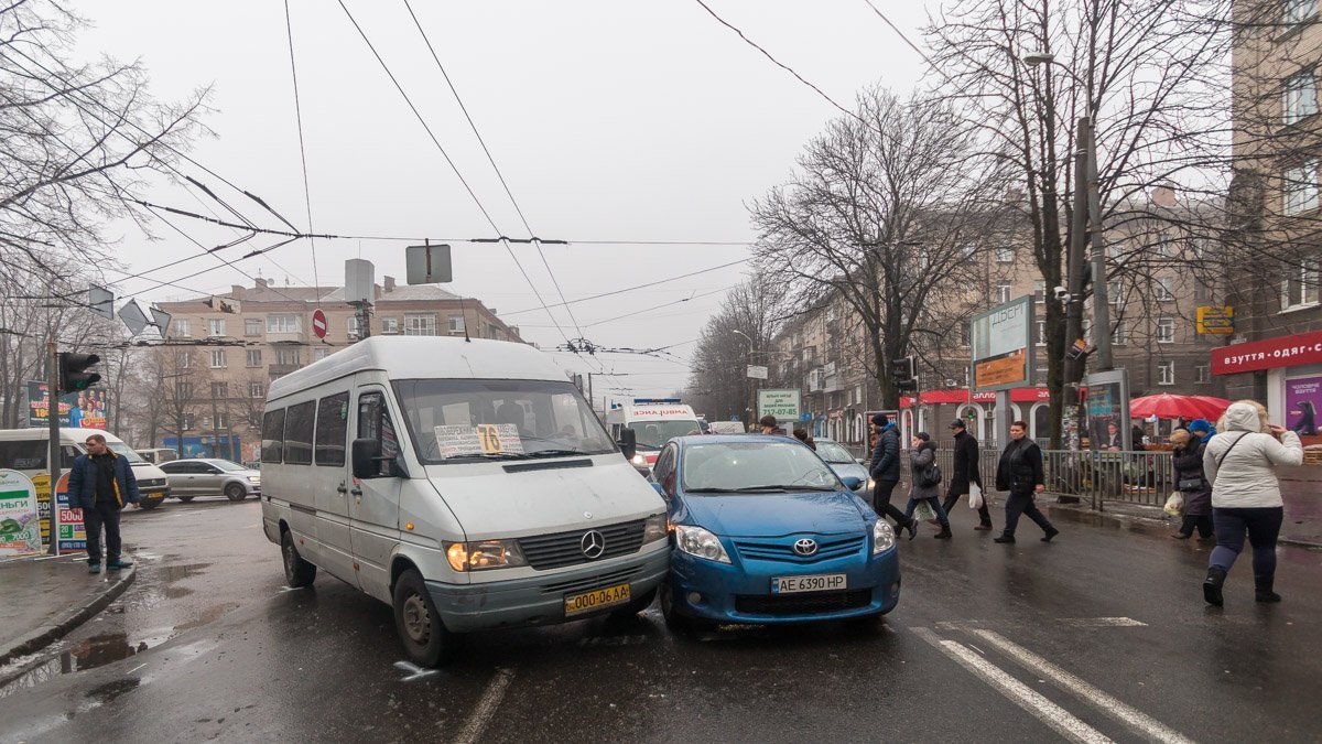 На месте аварии образовалась пробка На месте аварии образовалась пробка