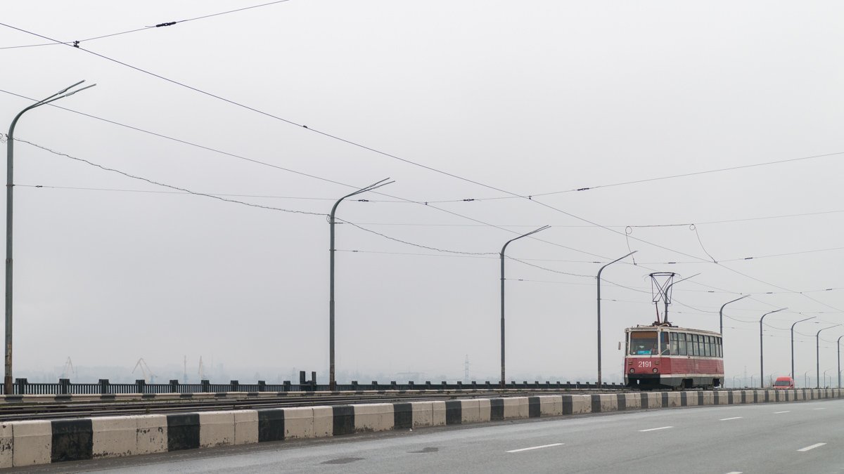 Сердце дороги стучит в такт трамвайным рельсам