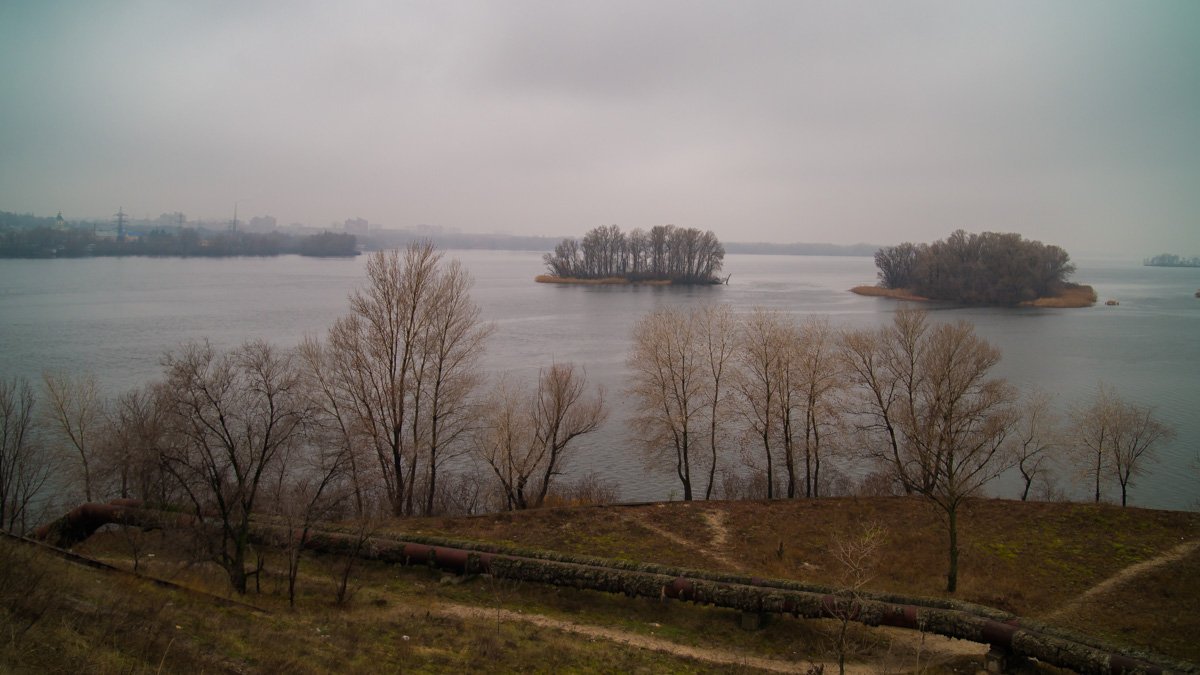 Осень незаметно ушла из города