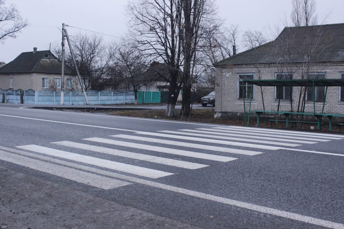 Ремонтом этой трассы уже давно никто не занимался Ремонтом этой трассы уже давно никто не занимался