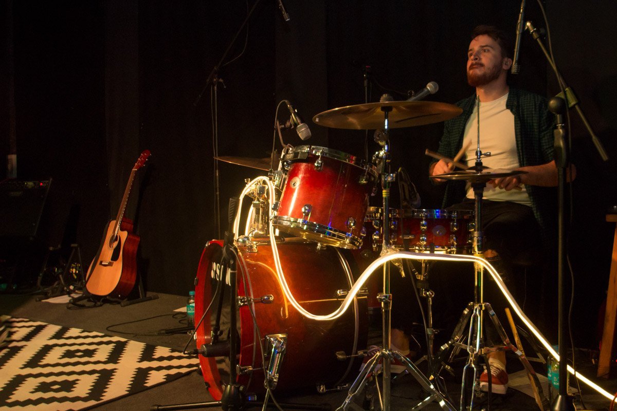 Ударник Антон Панфилов отыграл концерт на "ура!", как и вся группа