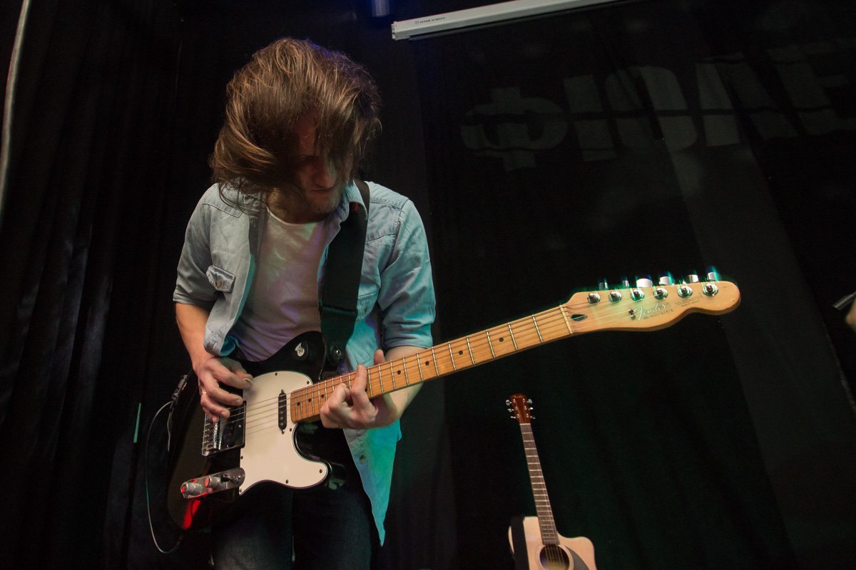 Гитарист Макс Мищенко запомнится надолго фанатам своей роковой подачей