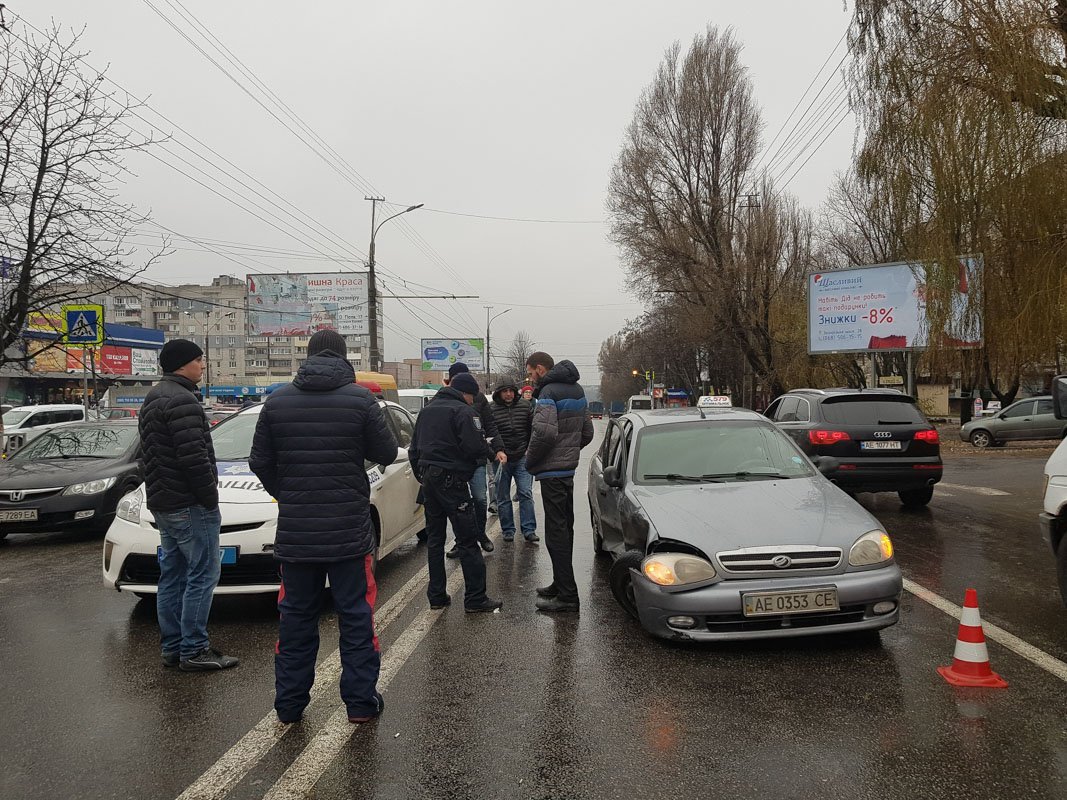 На место происшествия прибыл патруль полиции На место происшествия прибыл патруль полиции