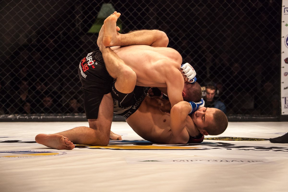 Когда у кулаков заканчиваются аргументы, начинается вязкая борьба