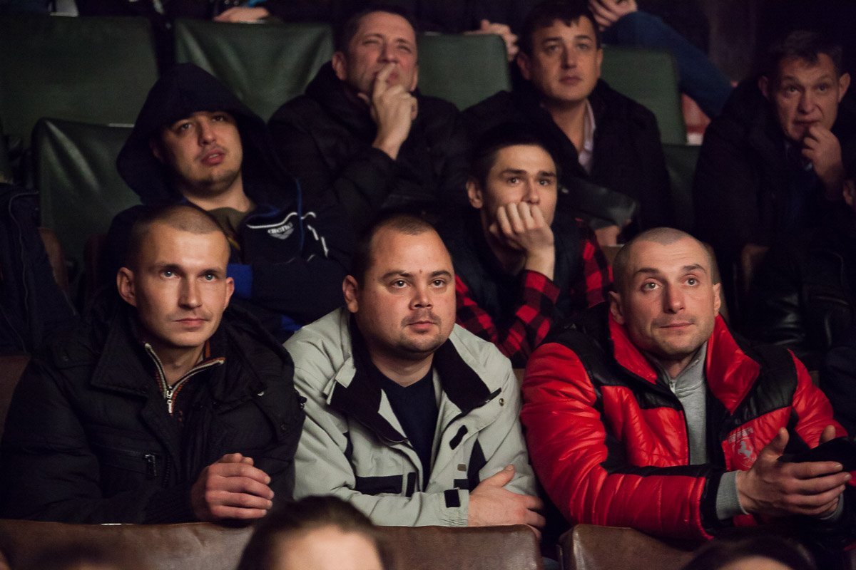 Смешанные единоборства - это вам не шахматы. Здесь думать надо!