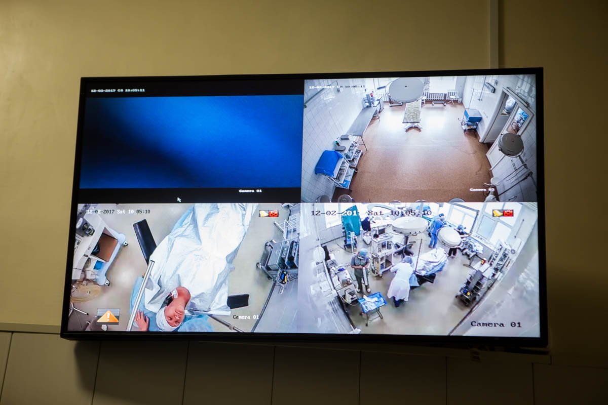 Чтобы понаблюдать за операцией, пришли врачи не только с центра, но и с других медучреждений города Чтобы понаблюдать за операцией, пришли врачи не только с центра, но и с других медучреждений города