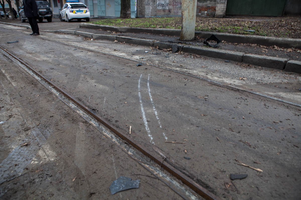 Водителя подрезал другой автомобиль Водителя подрезал другой автомобиль