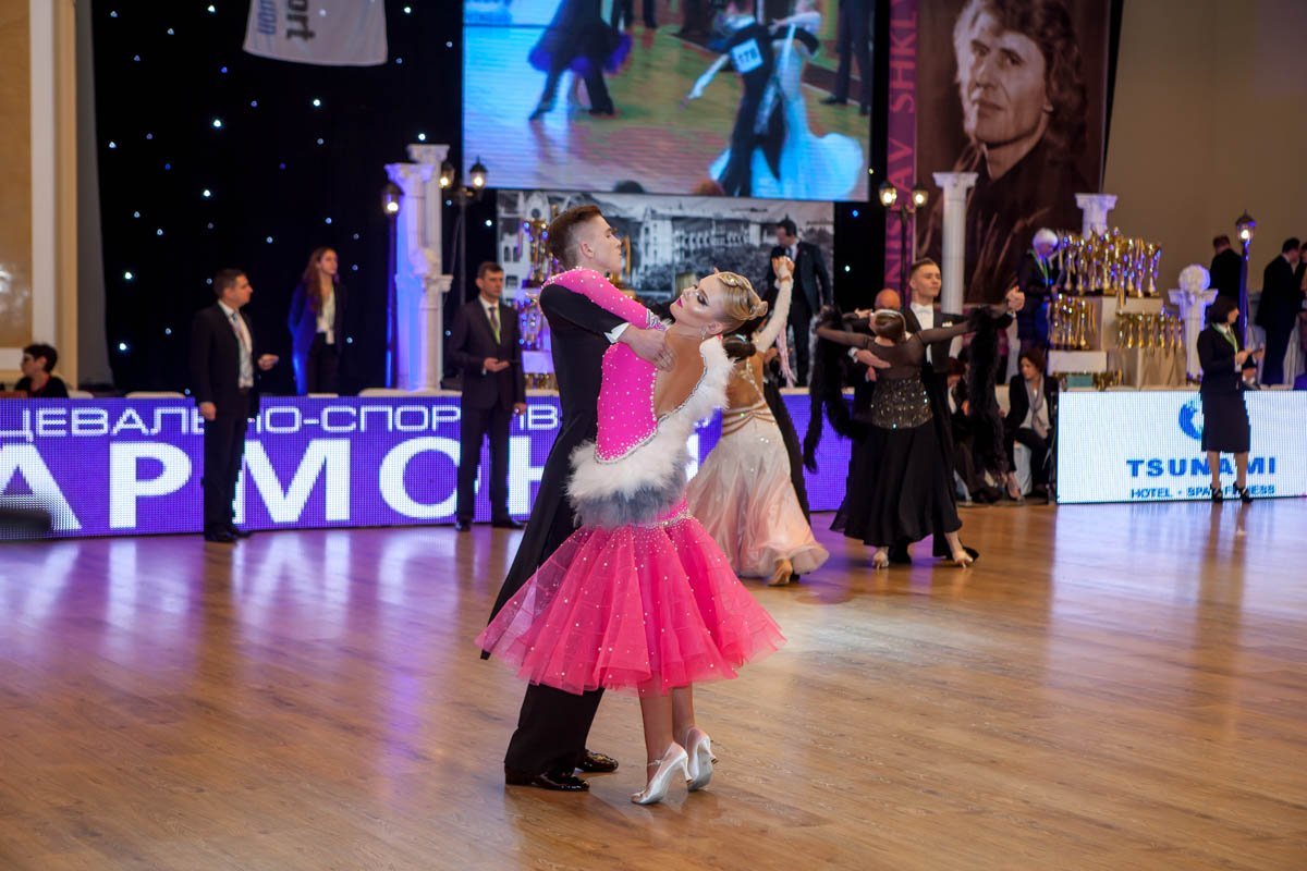 На турнире продемонстрировали разные стили танцев На турнире продемонстрировали разные стили танцев