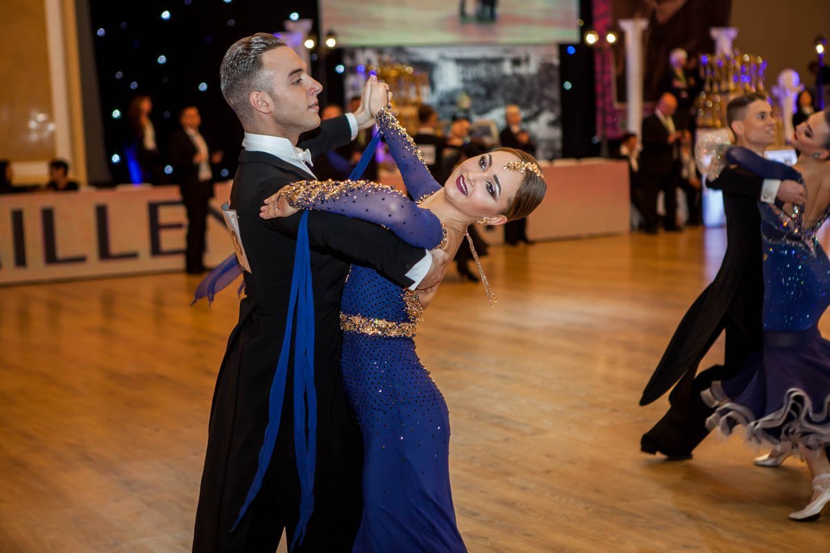 Феерия ярких костюмов Феерия ярких костюмов