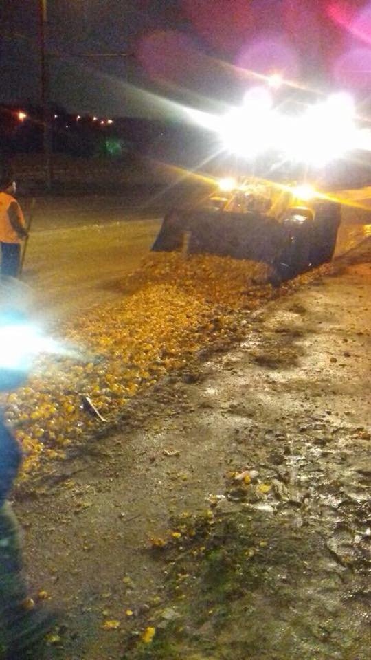 Счастье длилось не долго: вскоре трактор убрал последствия происшествия