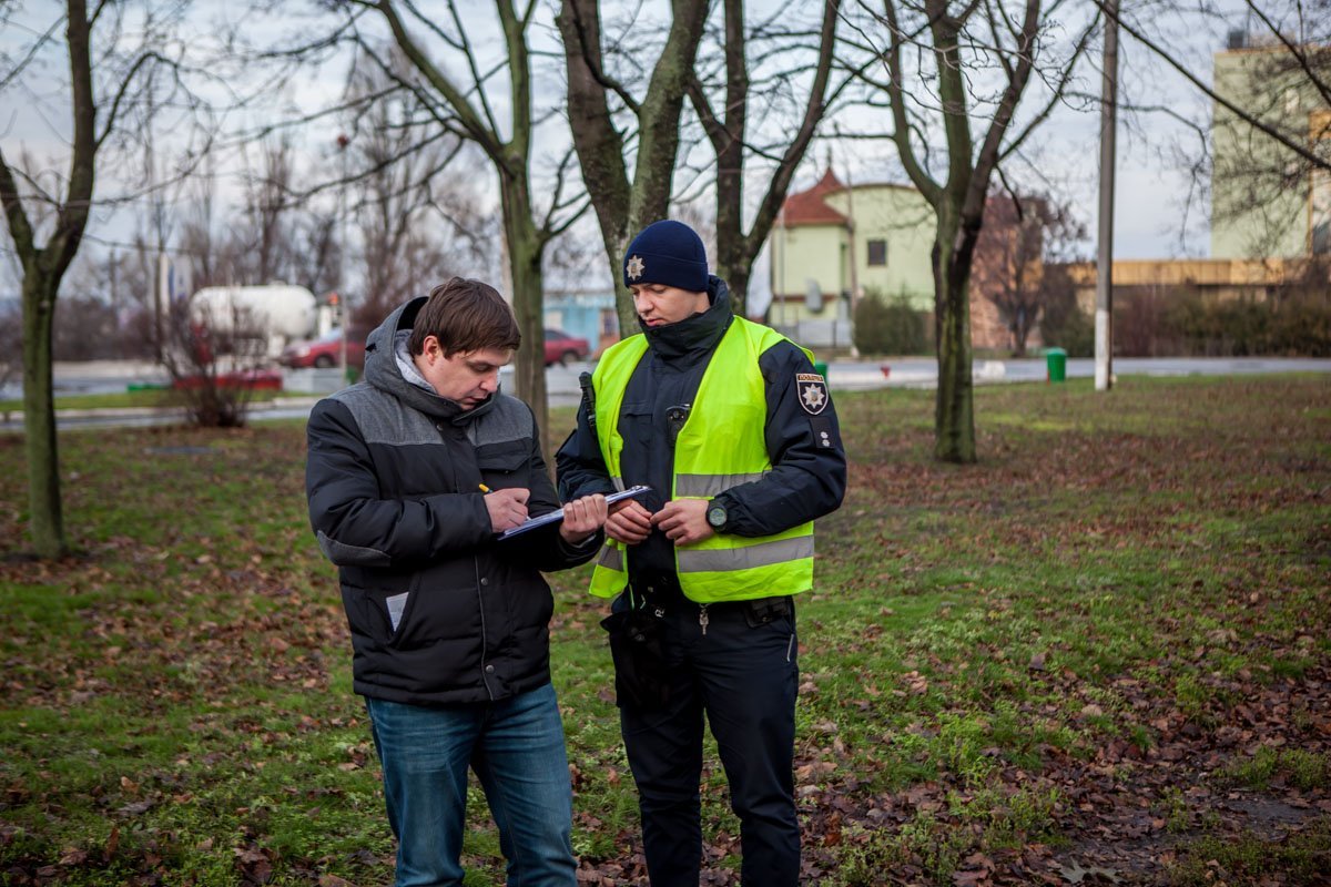 На месте происшествия работает полиция На месте происшествия работает полиция