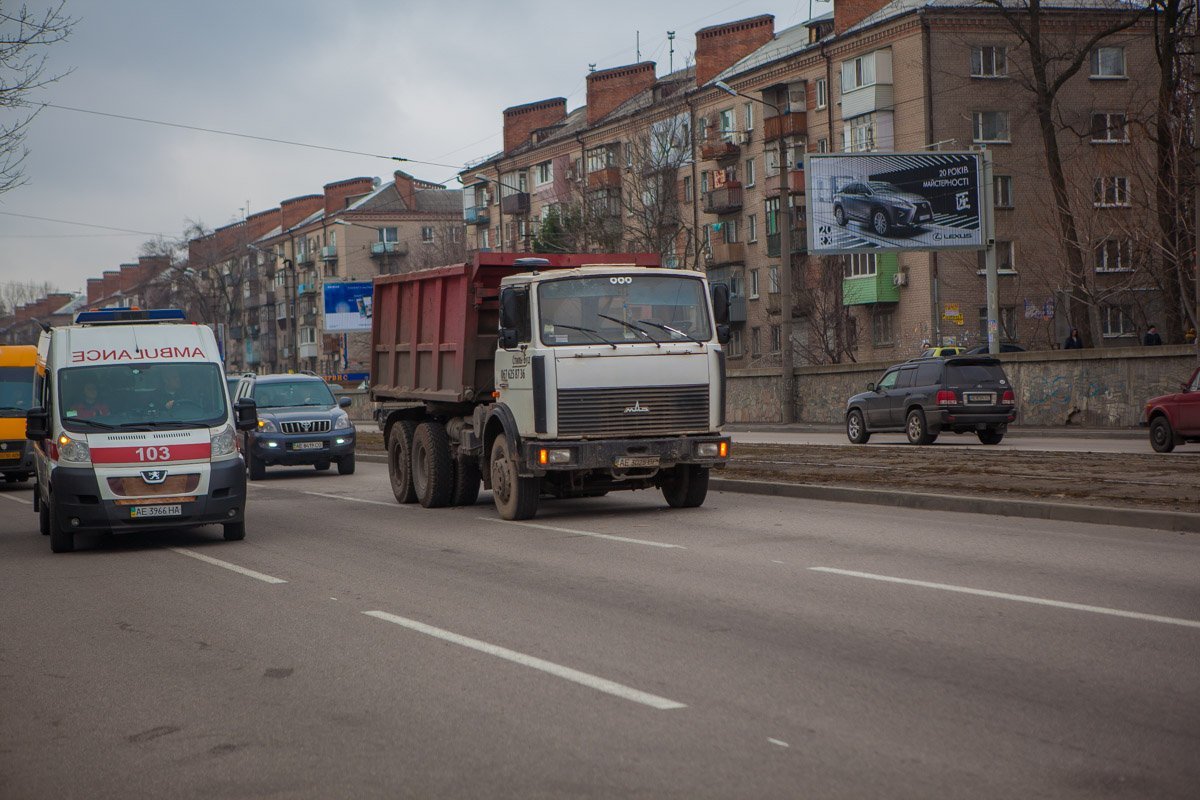 По словам водителя Toyota, водитель грузовика МАЗ не смог соблюсти дистанцию По словам водителя Toyota, водитель грузовика МАЗ не смог соблюсти дистанцию