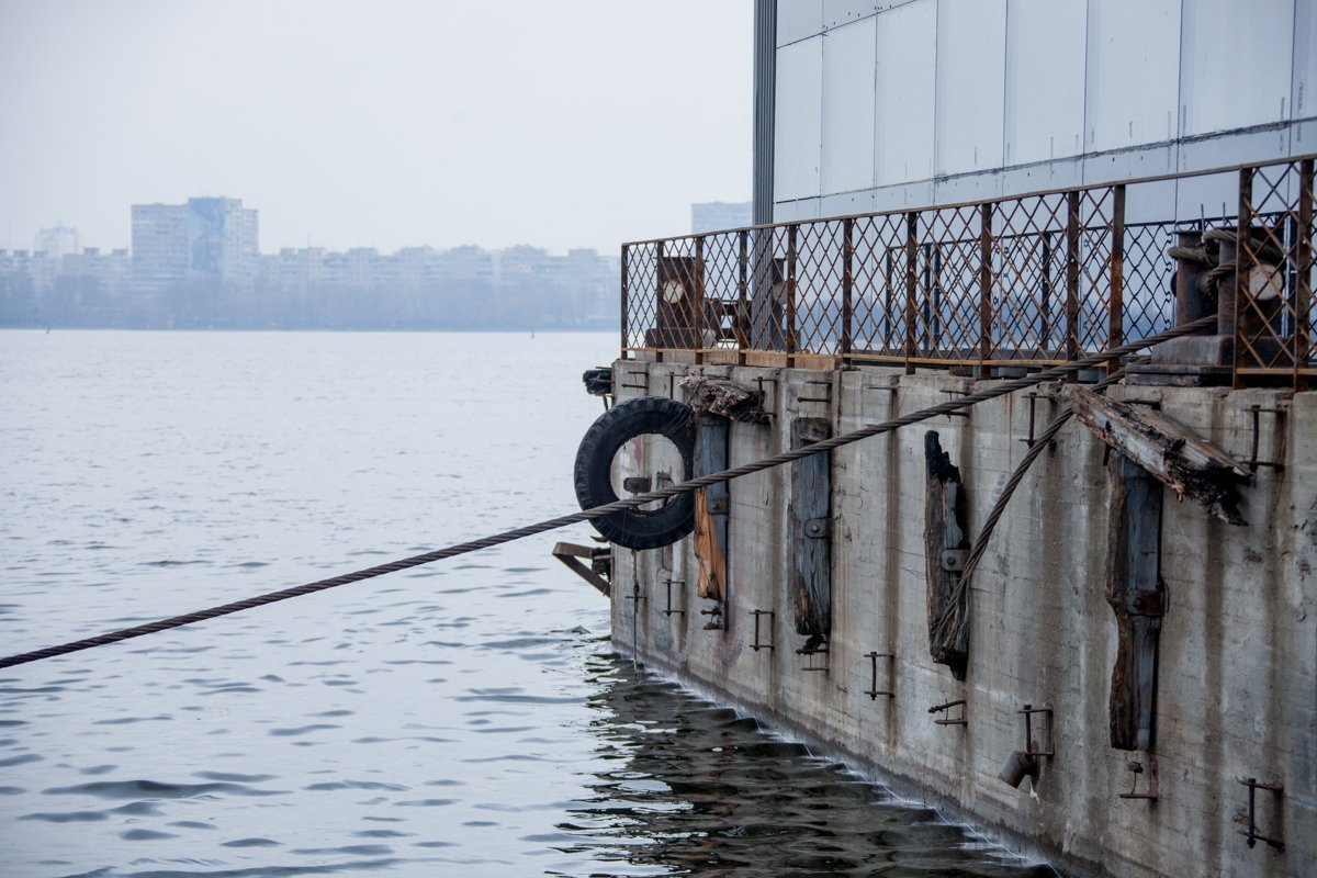 Баржа незаконно подключилось в сети Баржа незаконно подключилось в сети
