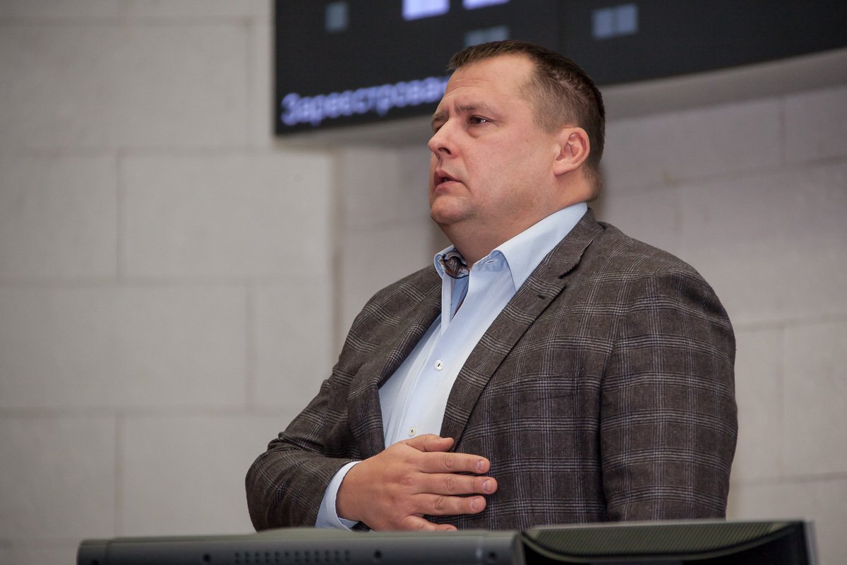 Перед началом сессии звучал гимн Украины Перед началом сессии звучал гимн Украины