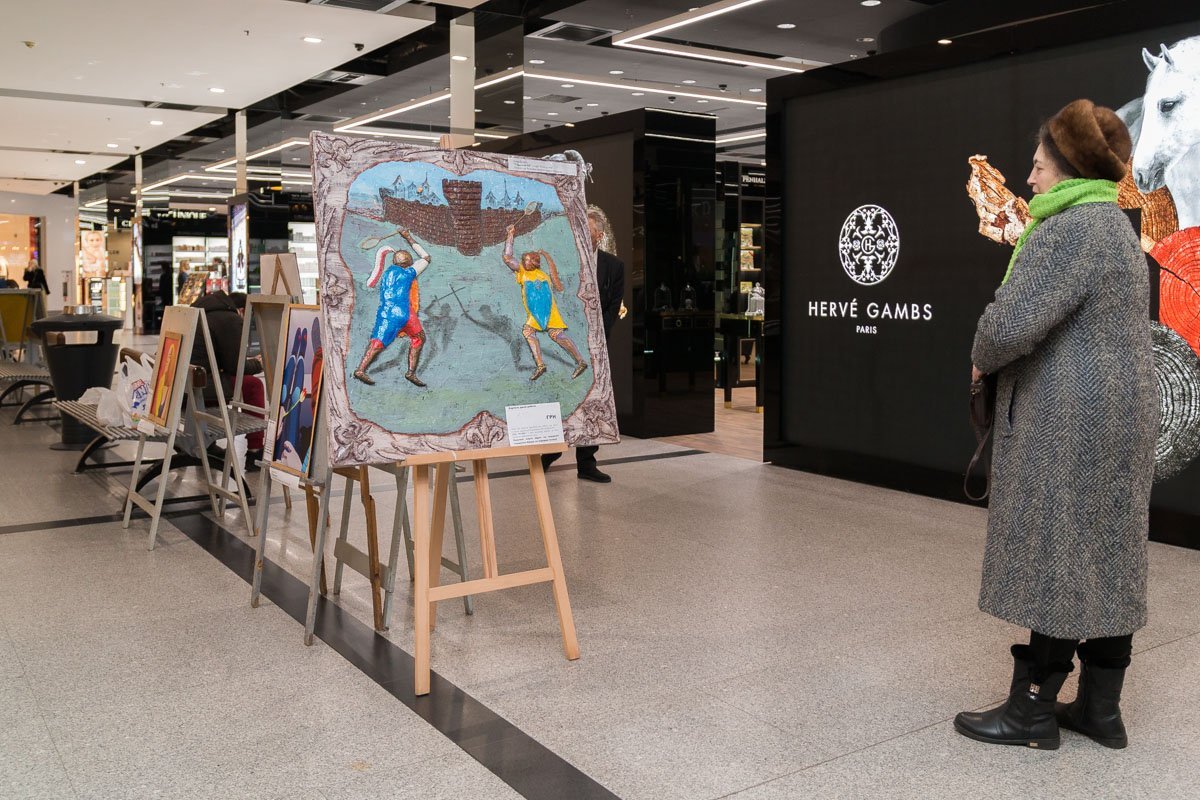 На выставке были ценители искусства и постарше 