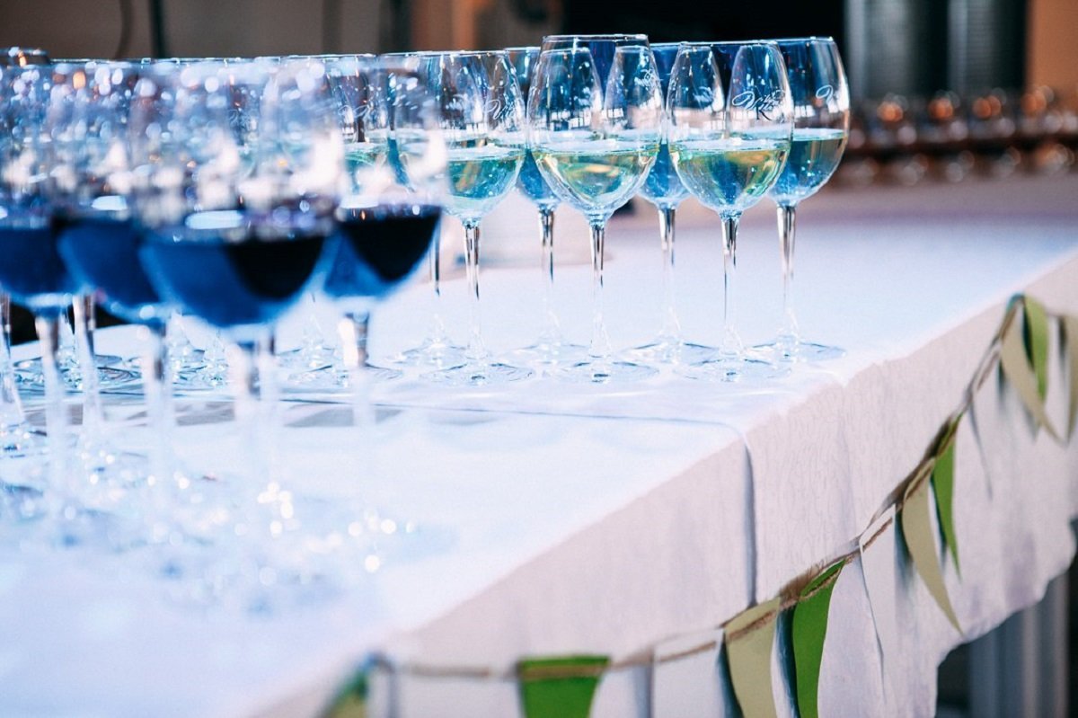 Новогодняя ночь в легендарном ресторане: как отметить праздник в "Поплавке" 3