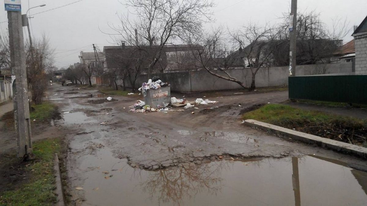 Жители АНД района вынуждены жить среди мусора