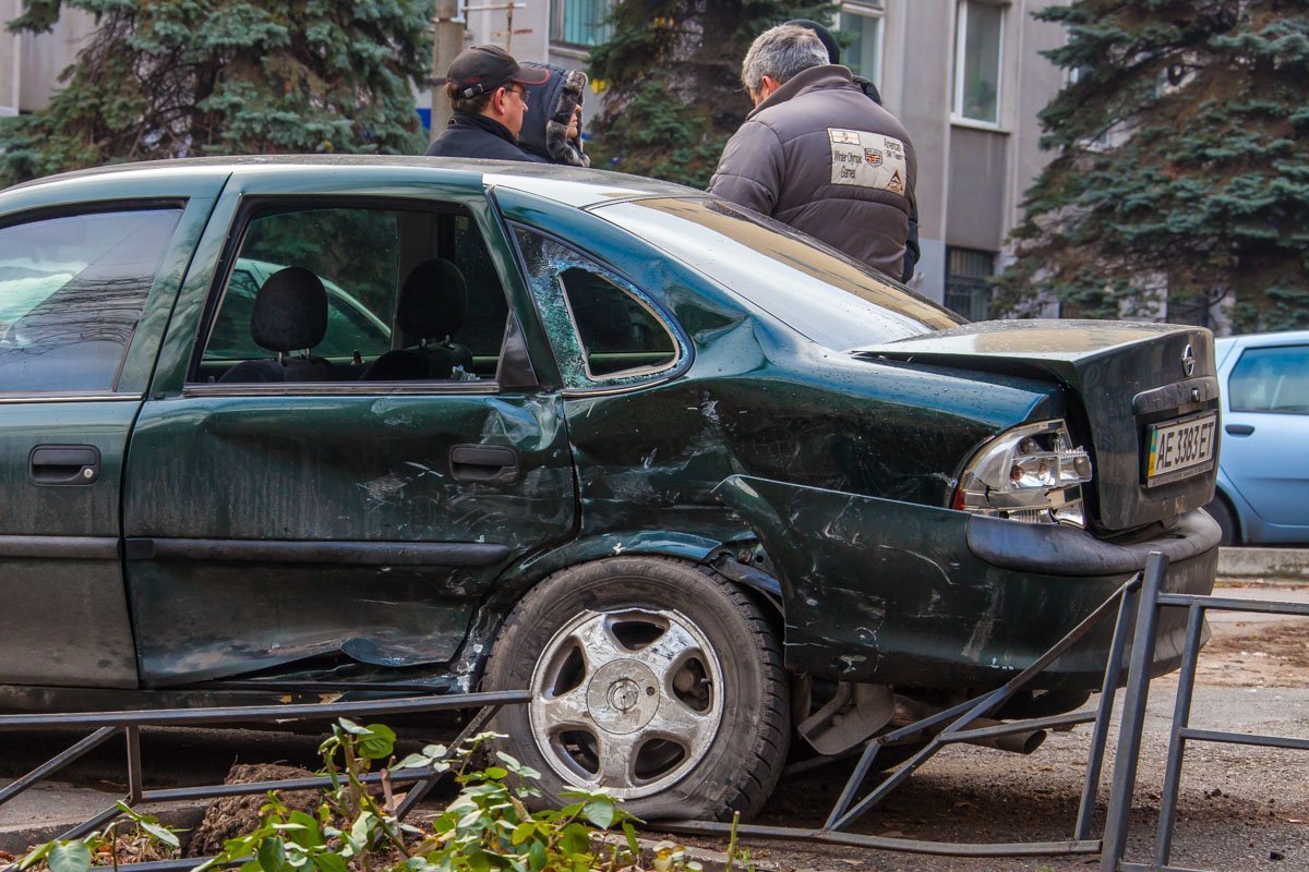 Водитель Opel не предоставил преимущество автомобилю Skoda Водитель Opel не предоставил преимущество автомобилю Skoda