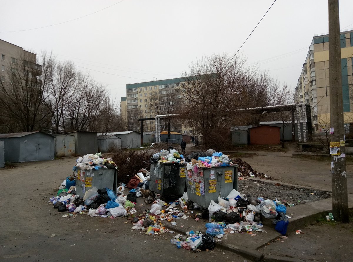 На улице Кожемяки образовалась огромная свалка