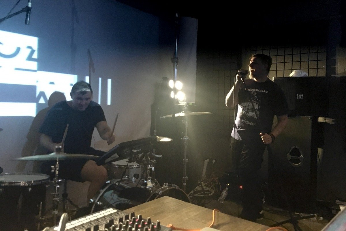 Экспрессия со сцены била ключом