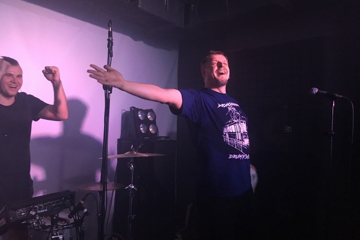 Великолепное чувство юмора - залог теплой и дружественной атмосферы на концерте