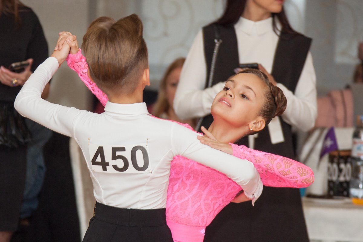 Родители болеют за малышей