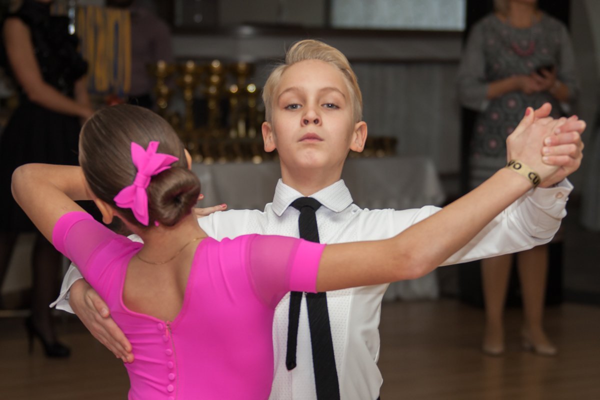 Спинку ровно!