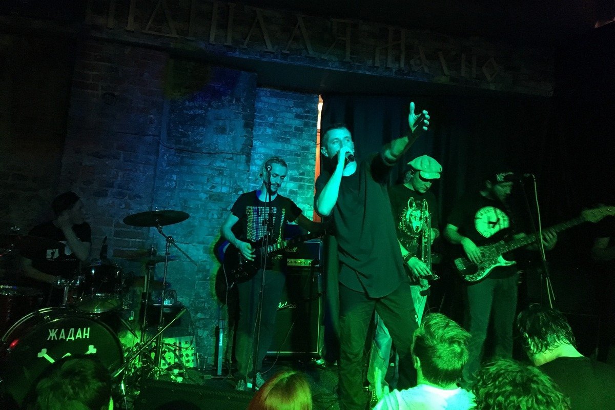 С оптимизмом группа "Жадан и Собаки" смотрит в будущее