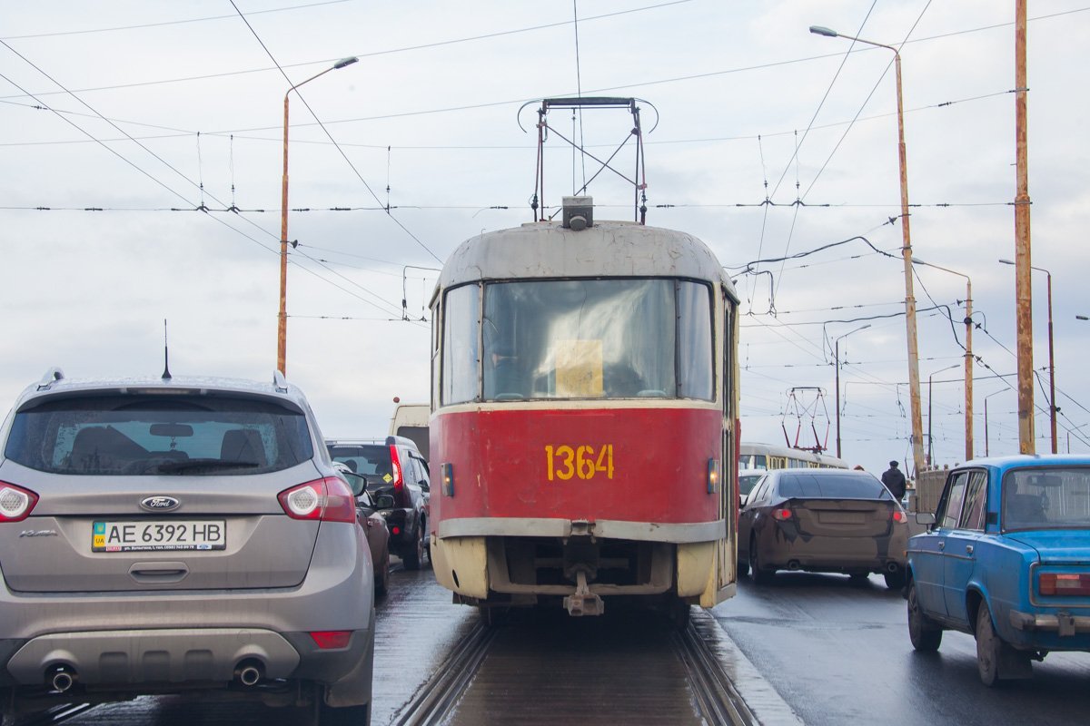 Остановилось движение трамваев Остановилось движение трамваев