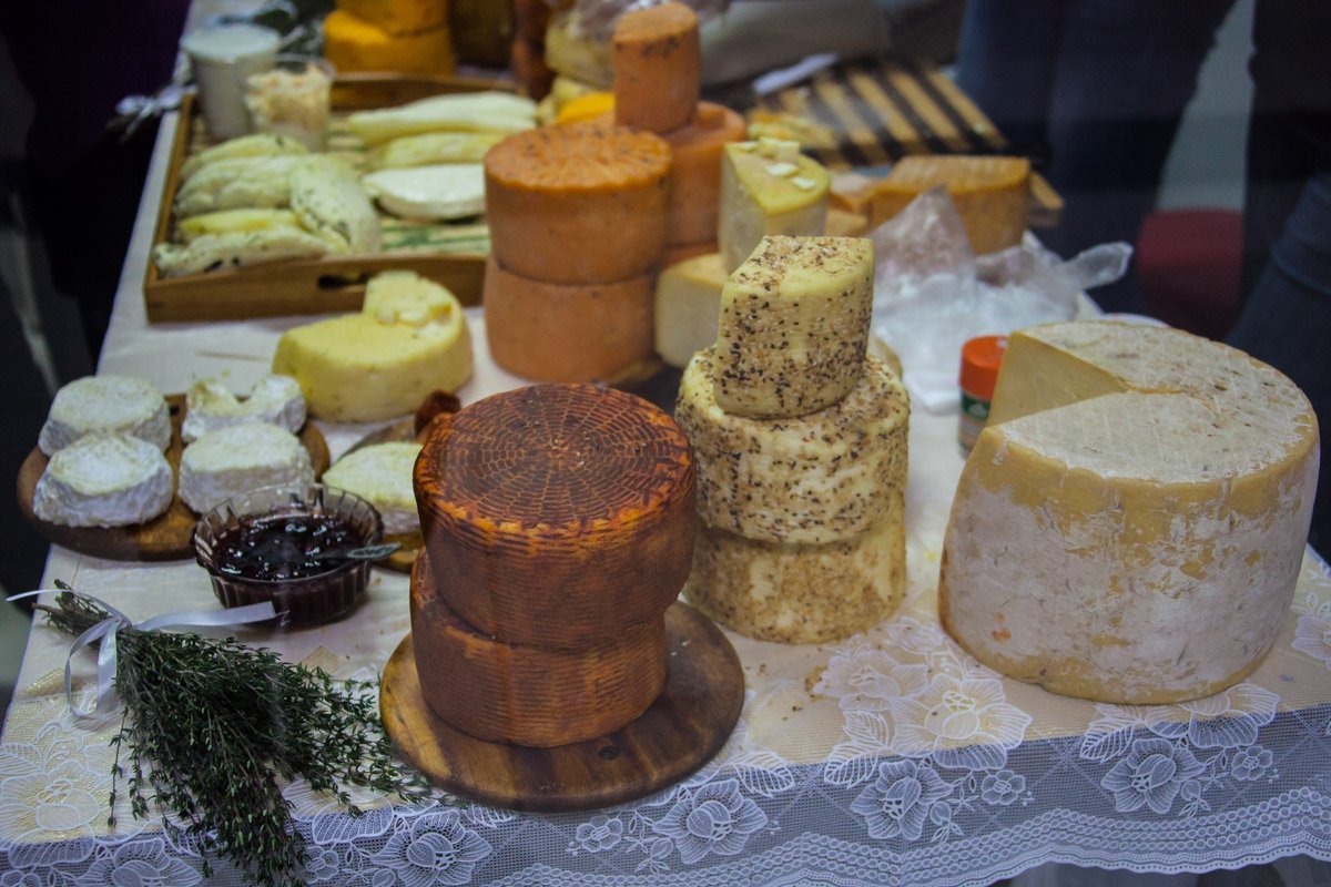 Аромат сыра заполонил ярмарку