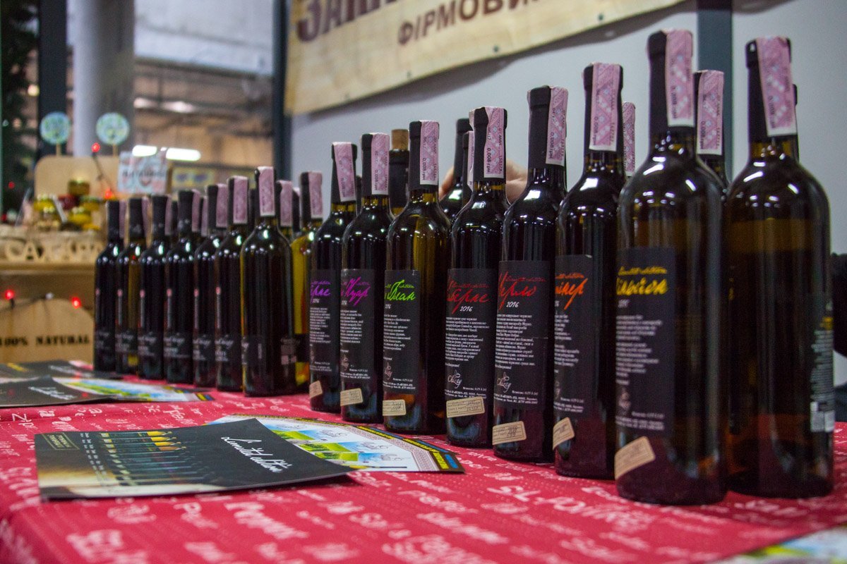 А вот у вина дегустации не было, ну и ладно, мы же на работе